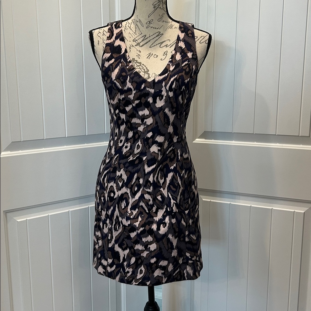 Camouflage Print Dress Flawless V-Neck Sleeveless  French Connection Size 6